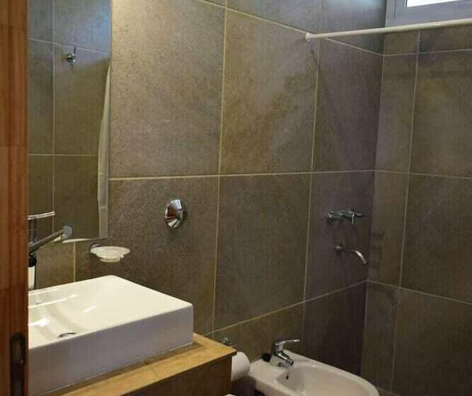 کلبه دلوکس, Finca La Escondida San Rafael