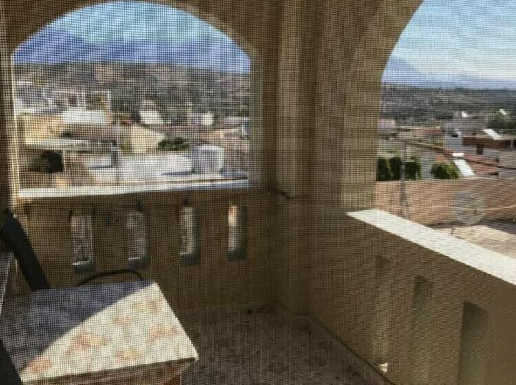 家庭间, Pension Nikos