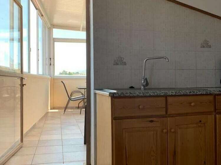 标准三人间, Pension Nikos