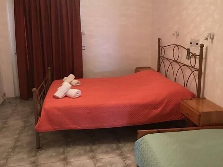 标准三人间, Pension Nikos