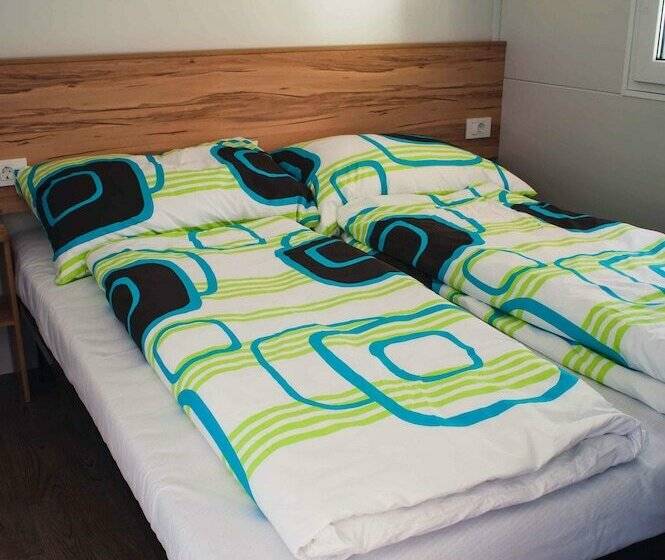 １ベッドルームハウス, Pelso Camping