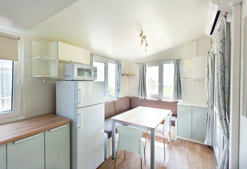 １ベッドルームハウス, Pelso Camping