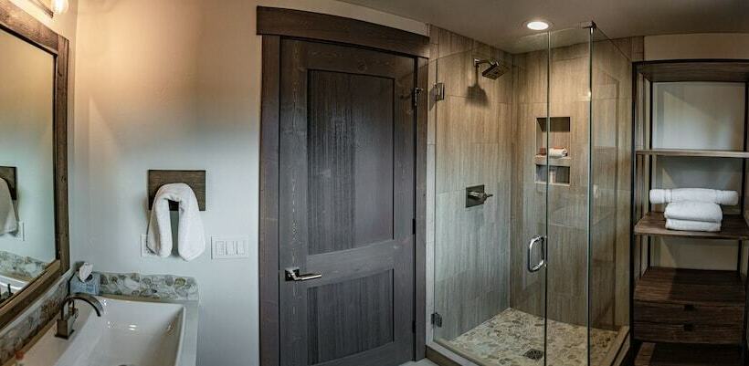 منزل 3 غرف نوم, Wilderness Club