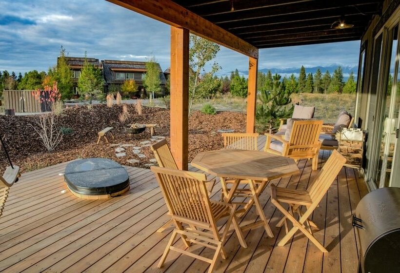 منزل غرفة نوم واحدة, Wilderness Club