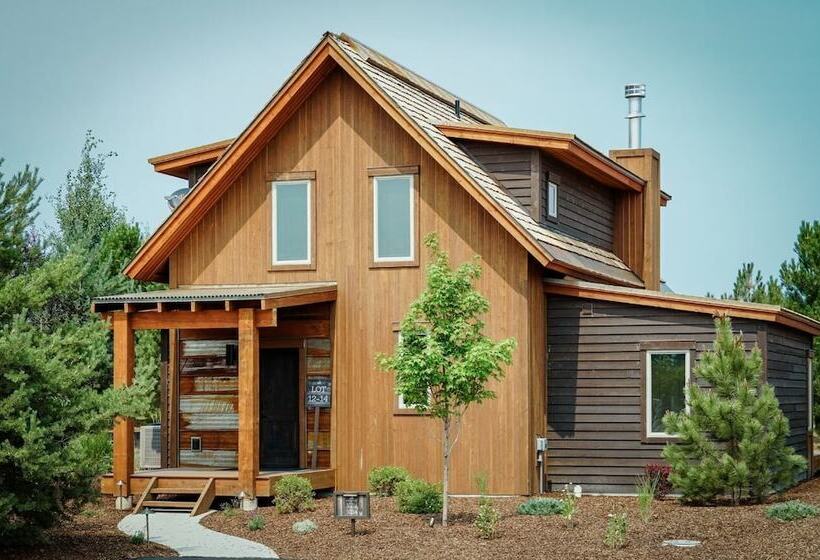 منزل غرفة نوم واحدة, Wilderness Club