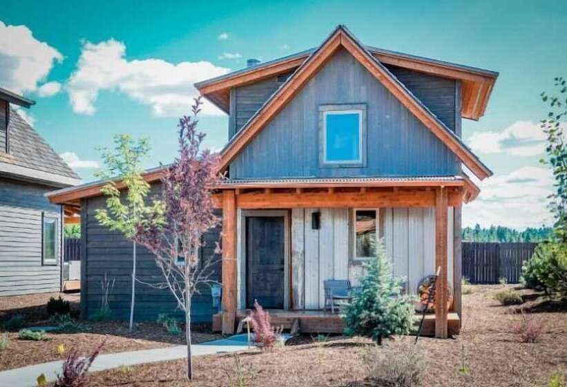 منزل غرفة نوم واحدة, Wilderness Club