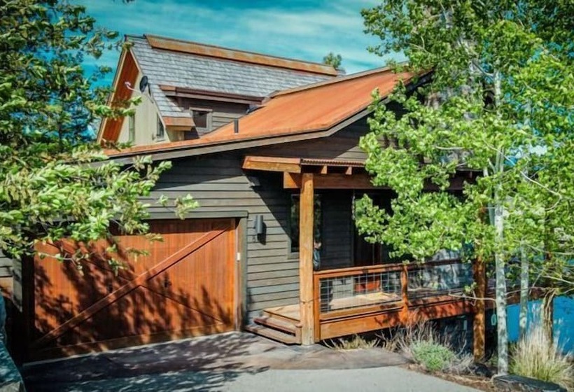 منزل غرفة نوم واحدة, Wilderness Club