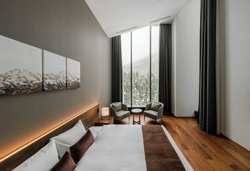 带4个卧室的公寓, The Vale Rusutsu