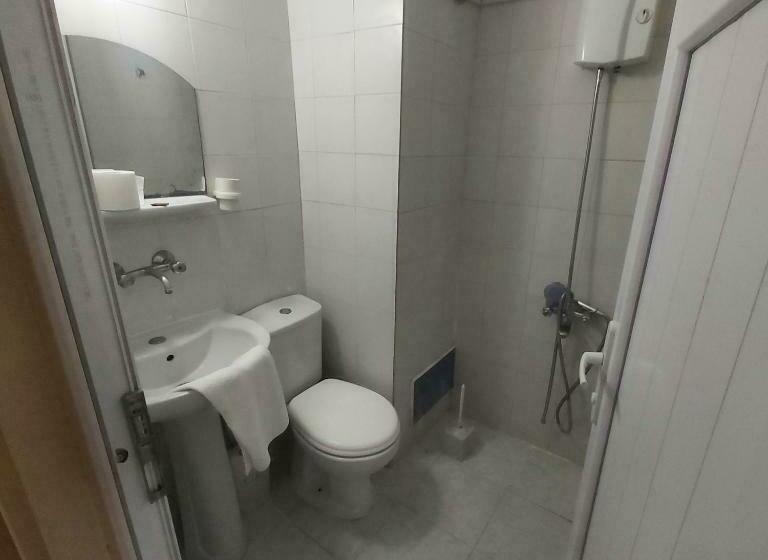 חדר אקונומי לשלושה, Brand Didim