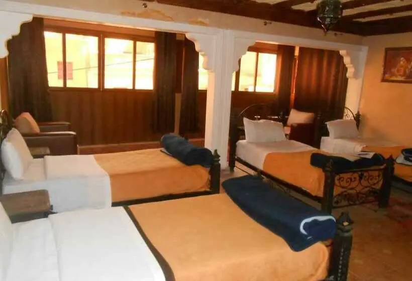 スタンダード４人部屋, Hôtel Restaurant Les Etoiles Du Toubkal