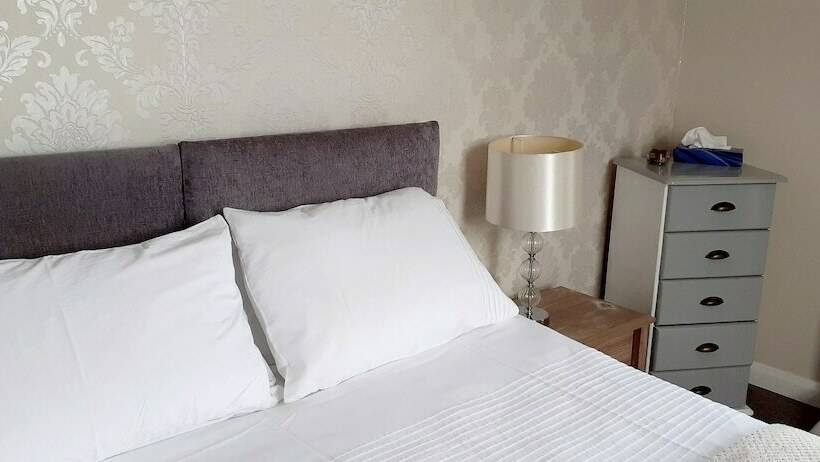 舒适型房间, Queens Rooms