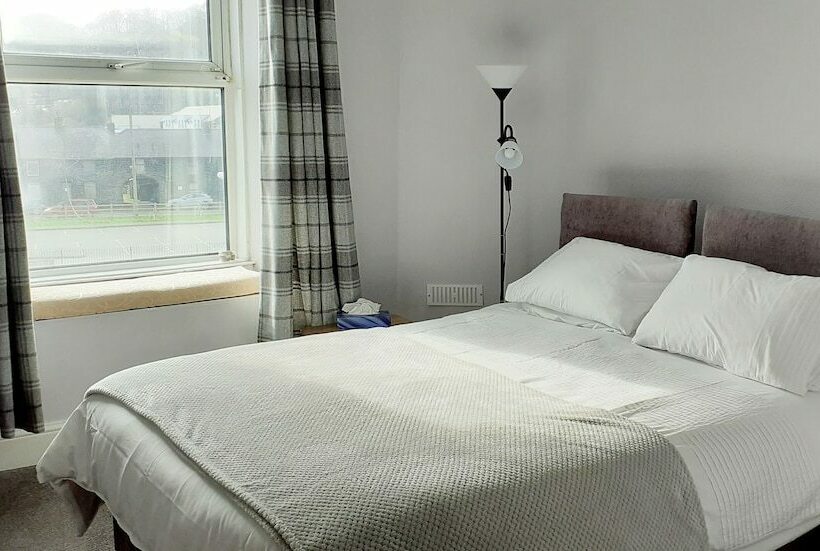 舒适型房间, Queens Rooms