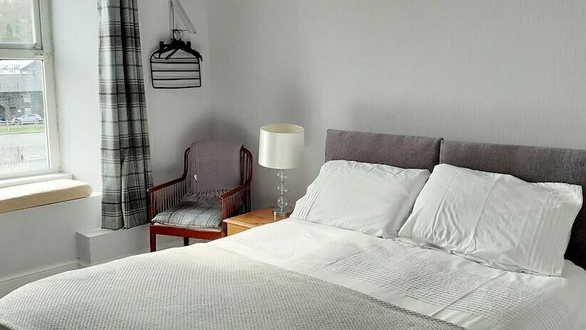 舒适型房间, Queens Rooms