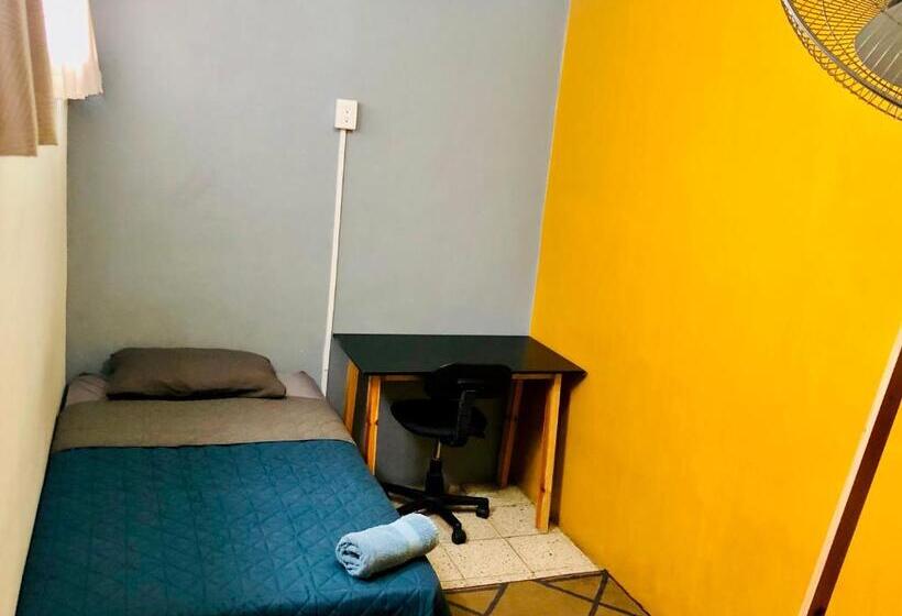 اتاق استاندارد یک نفره, Hostal Central Oaxaca