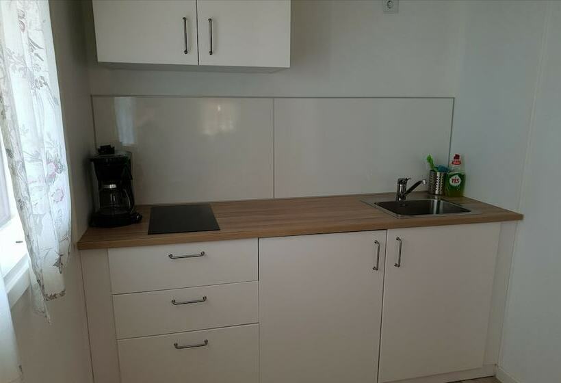 スタンダードバンガロー, Askeviks Camping & Stugor