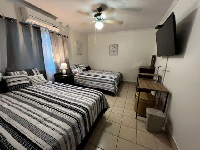 Четырехместный Номер Стандарт, Yoli´s Bed & Breakfast