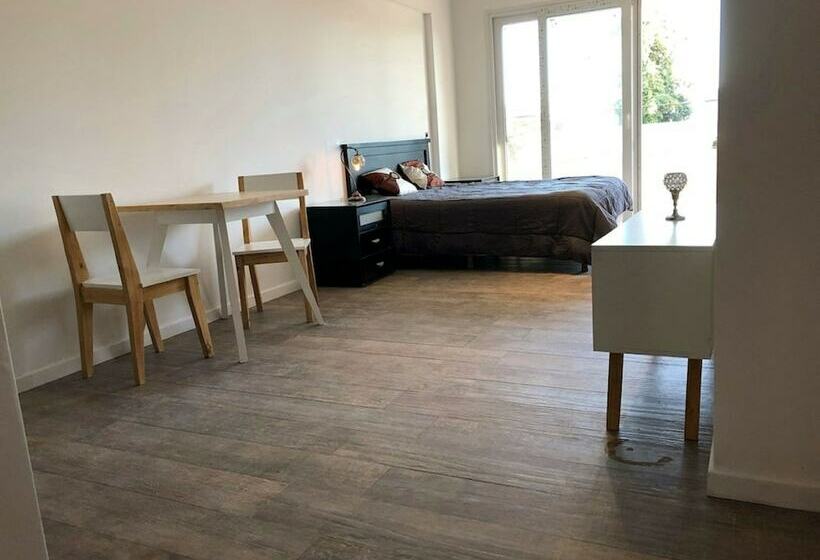 شقة إدارية غرفة واحدة, Lujan Homes