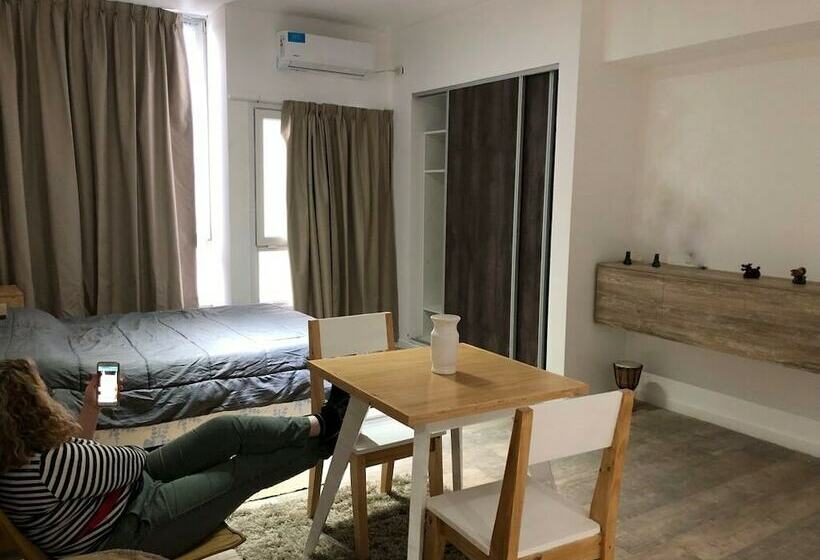 شقة إدارية غرفة واحدة, Lujan Homes