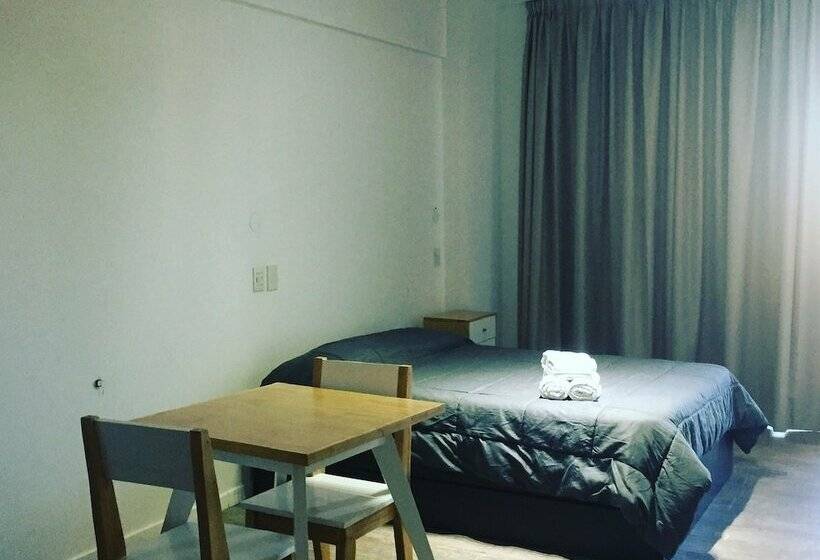 شقة إدارية غرفة واحدة, Lujan Homes