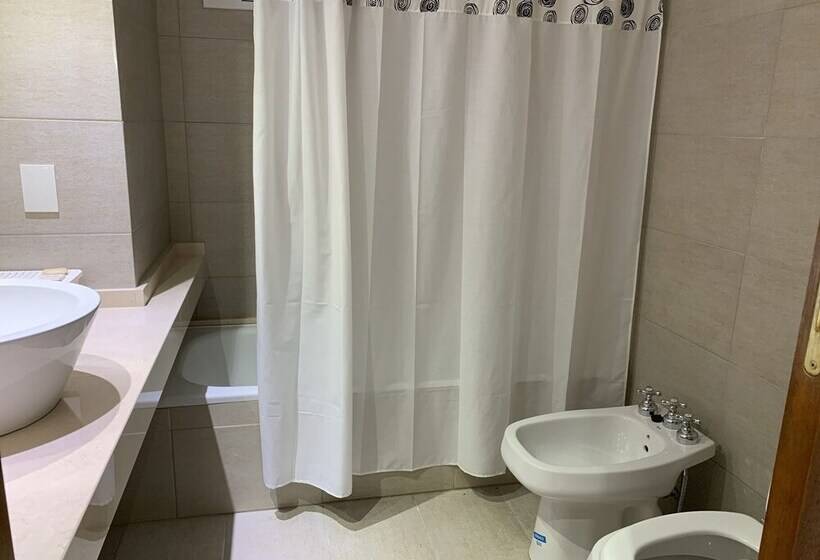 شقة إدارية غرفة واحدة, Lujan Homes