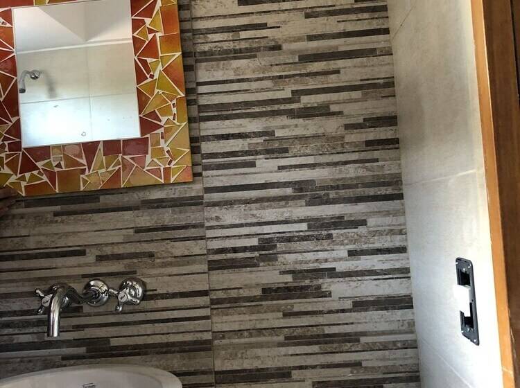 شقة إدارية غرفة واحدة, Lujan Homes