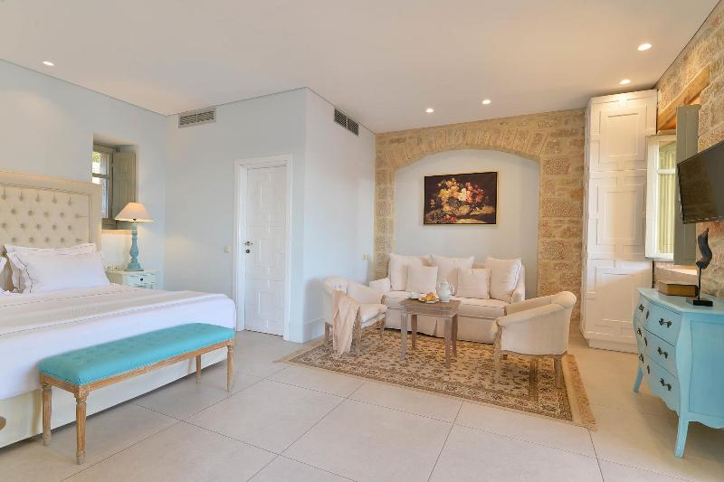 סוויטת ג'וניור נוף לים, Akrolithi Boutique