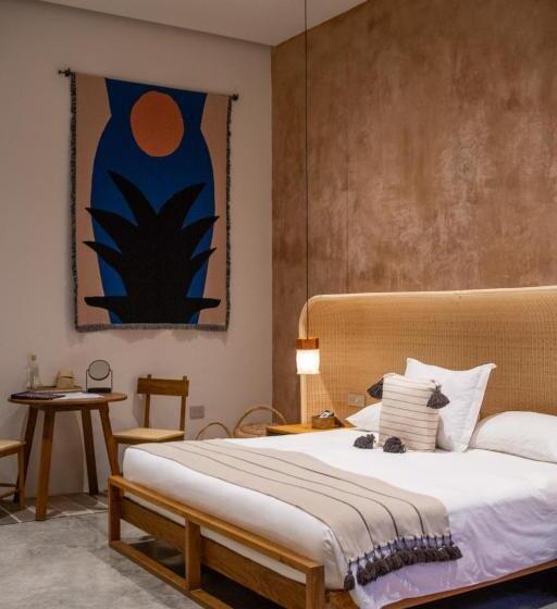 سوئیت با تخت بزرگ, Casa Antonieta