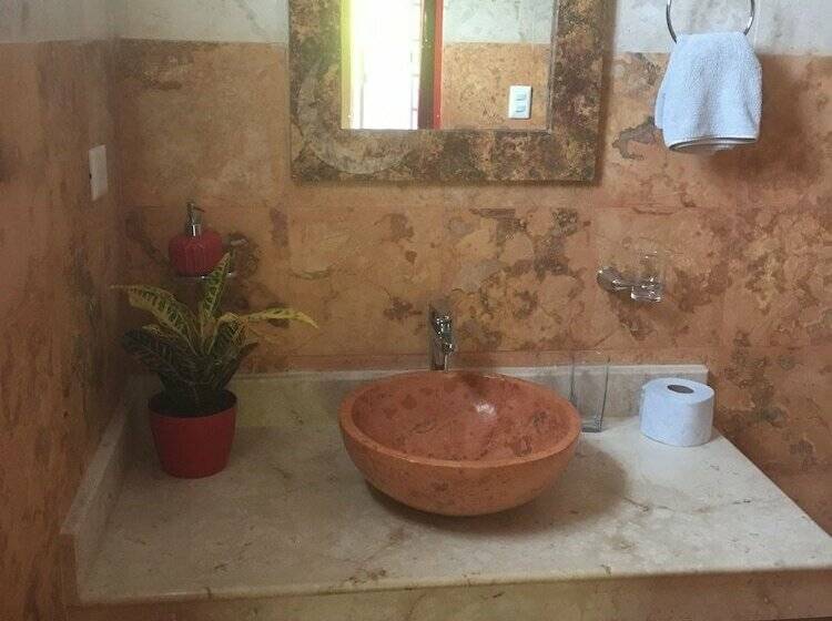 Családi Suite, Mi Viejo Chit