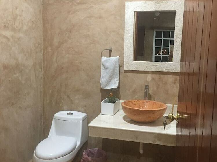 Családi Suite, Mi Viejo Chit