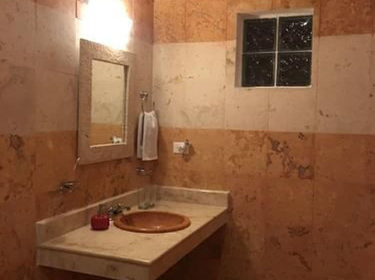 Családi Suite, Mi Viejo Chit