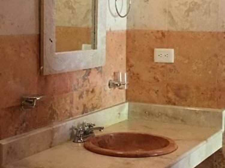 Családi Suite, Mi Viejo Chit