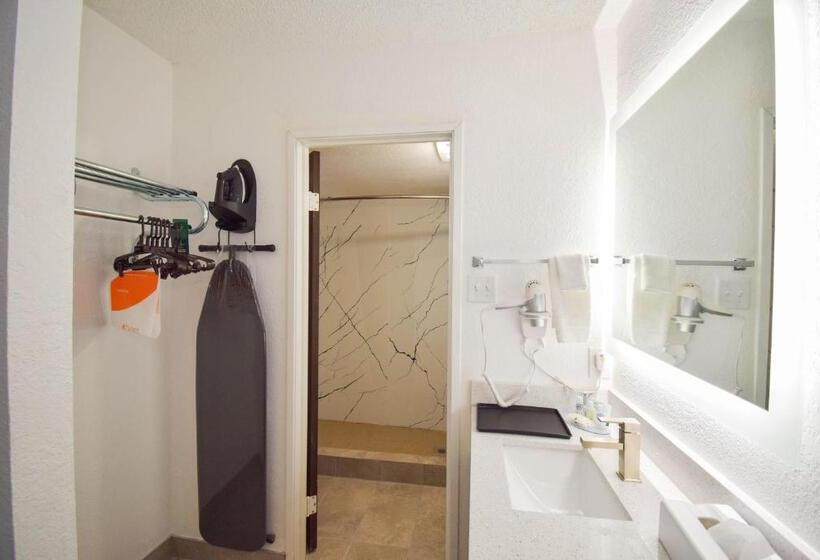 Люкс Кровать Кинг, Quality Inn & Suites Sulphur Springs