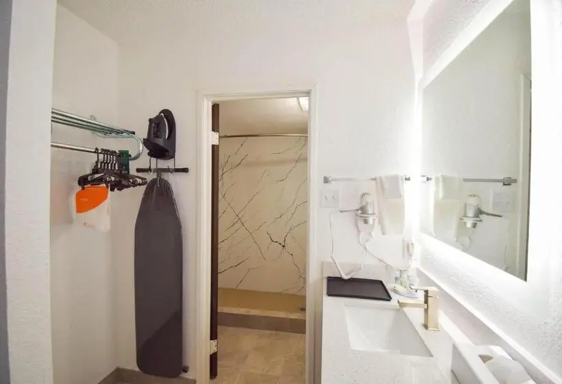 キングサイズベッドのスイートルーム, Quality Inn & Suites Sulphur Springs
