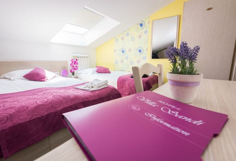 Номер Стандарт в Мансарде, Villa Sandi   Free Parking