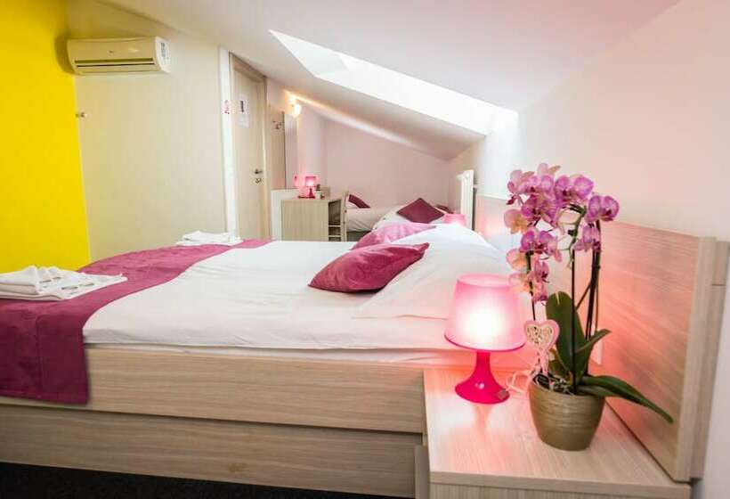 Номер Стандарт в Мансарде, Villa Sandi   Free Parking