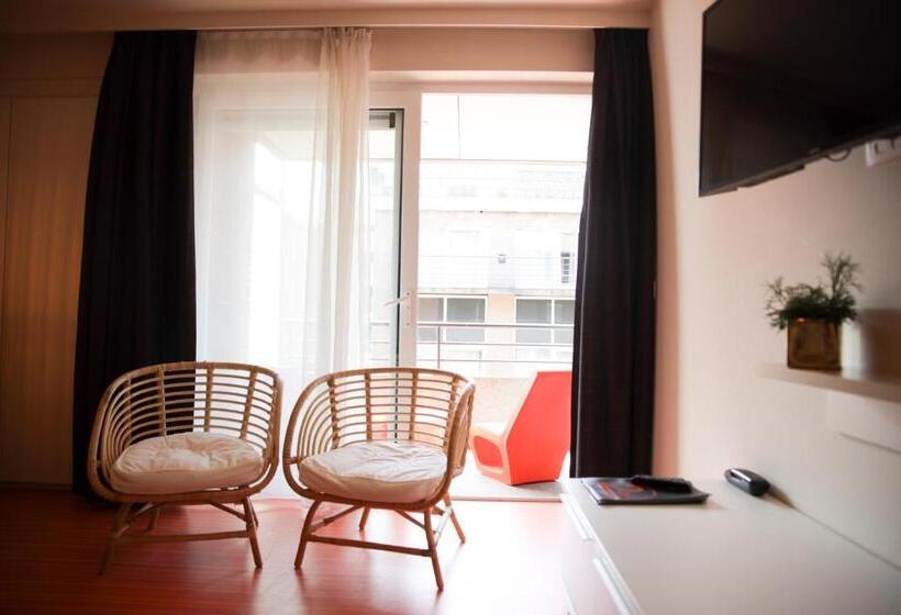 דירת חדר, Alfa Inn