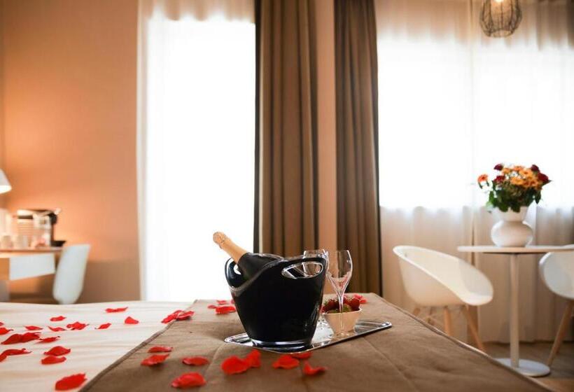 סוויטת ג'וניור, Alfa Inn