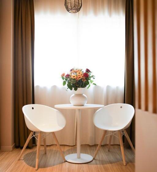 סוויטת ג'וניור, Alfa Inn