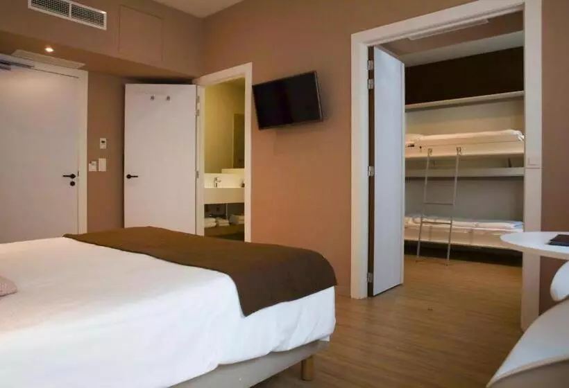 デラックスの４人部屋, Alfa Inn