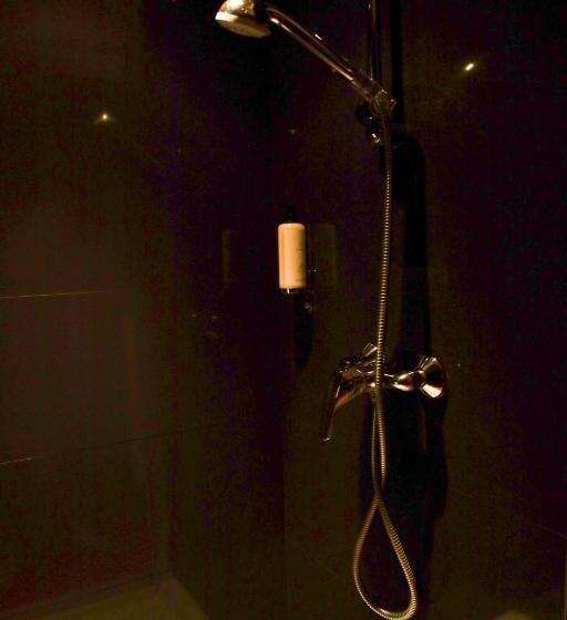 דירת חדר, Alfa Inn