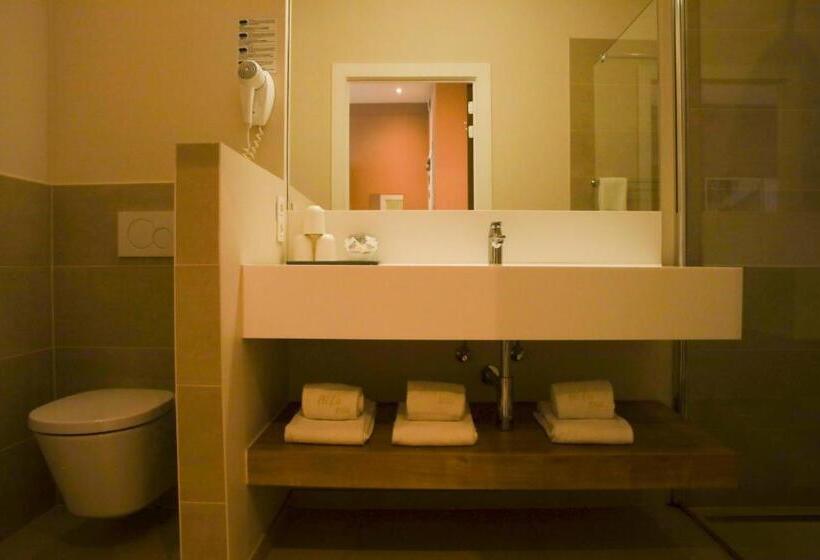 סוויטת ג'וניור, Alfa Inn