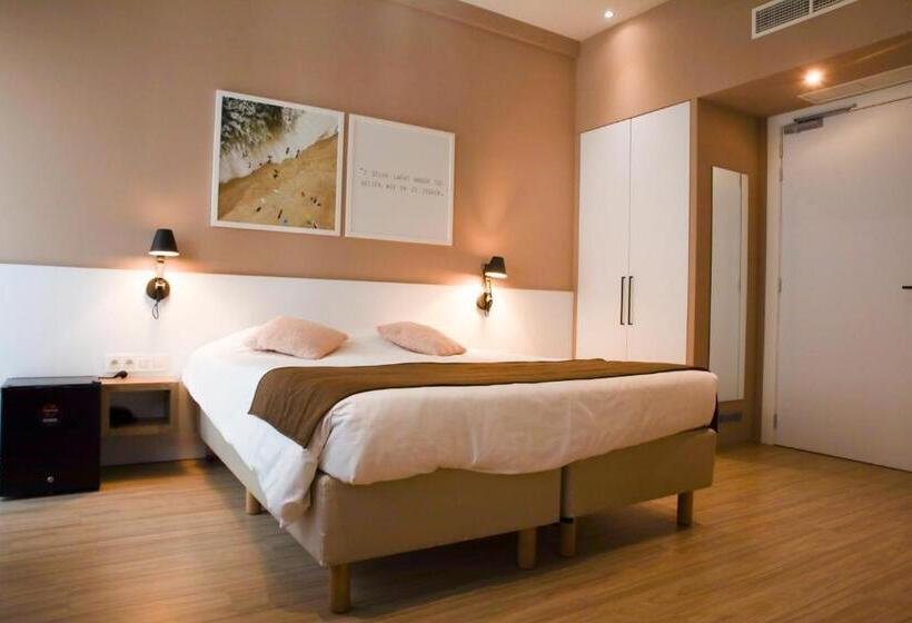 חדר דלוקס לארבעה, Alfa Inn