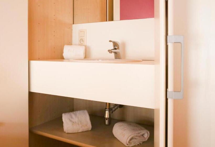 דירת חדר, Alfa Inn