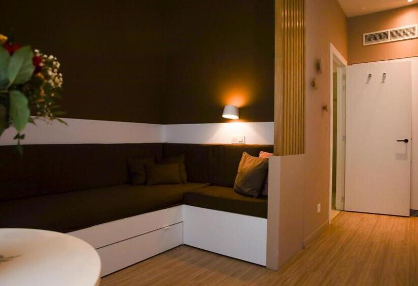 סוויטת ג'וניור, Alfa Inn