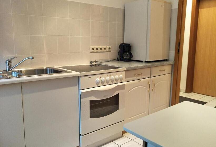 דירת שני חדרים, Am Freihafen