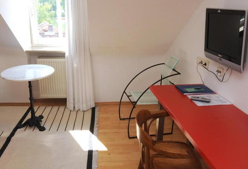 컴포트 싱글 룸, Am Main