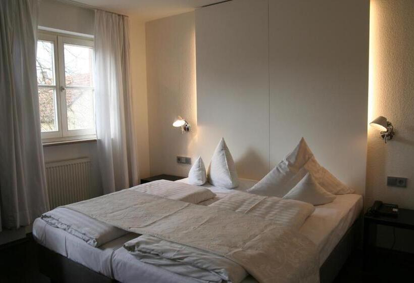 컴포트 룸, Am Main