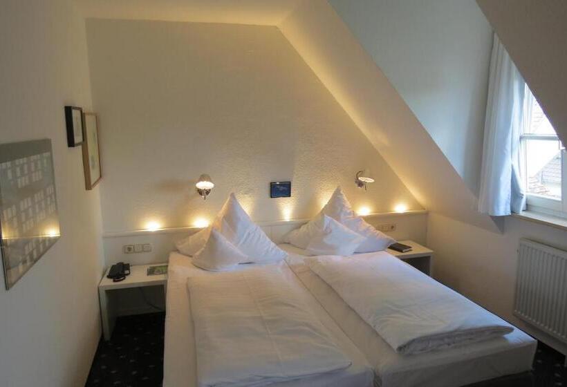 컴포트 룸, Am Main