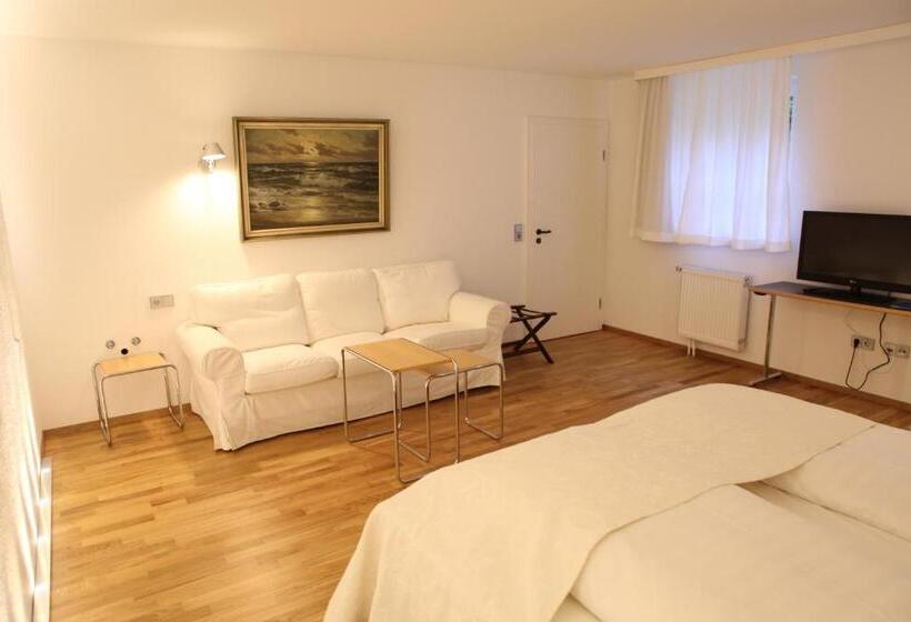 4인용 스탠다드 룸, Am Main