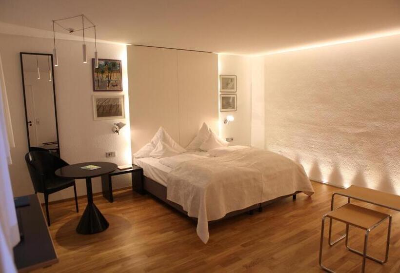 4인용 스탠다드 룸, Am Main